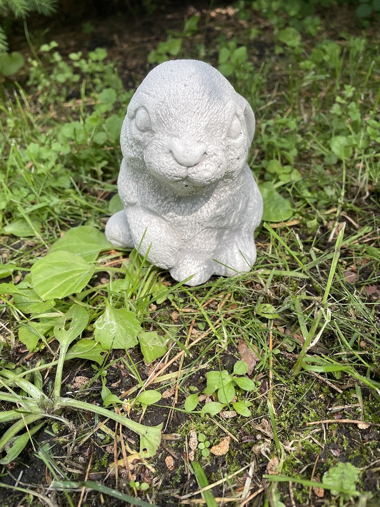 bunny sculpture.JPG