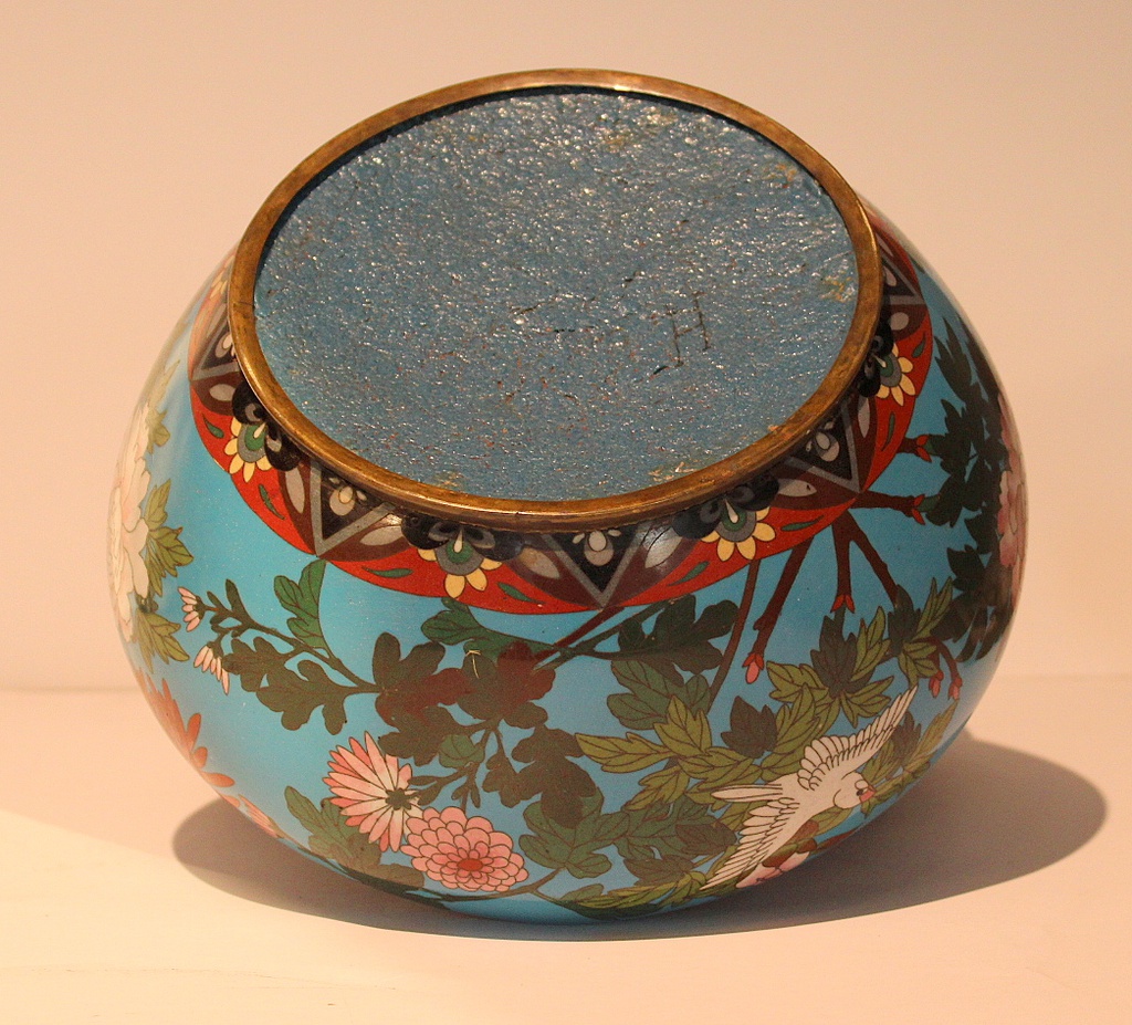 Cloisonne-centerpiece-with-cover-Cloisonne-stalo-dubuo-su-dangčiu1.jpg
