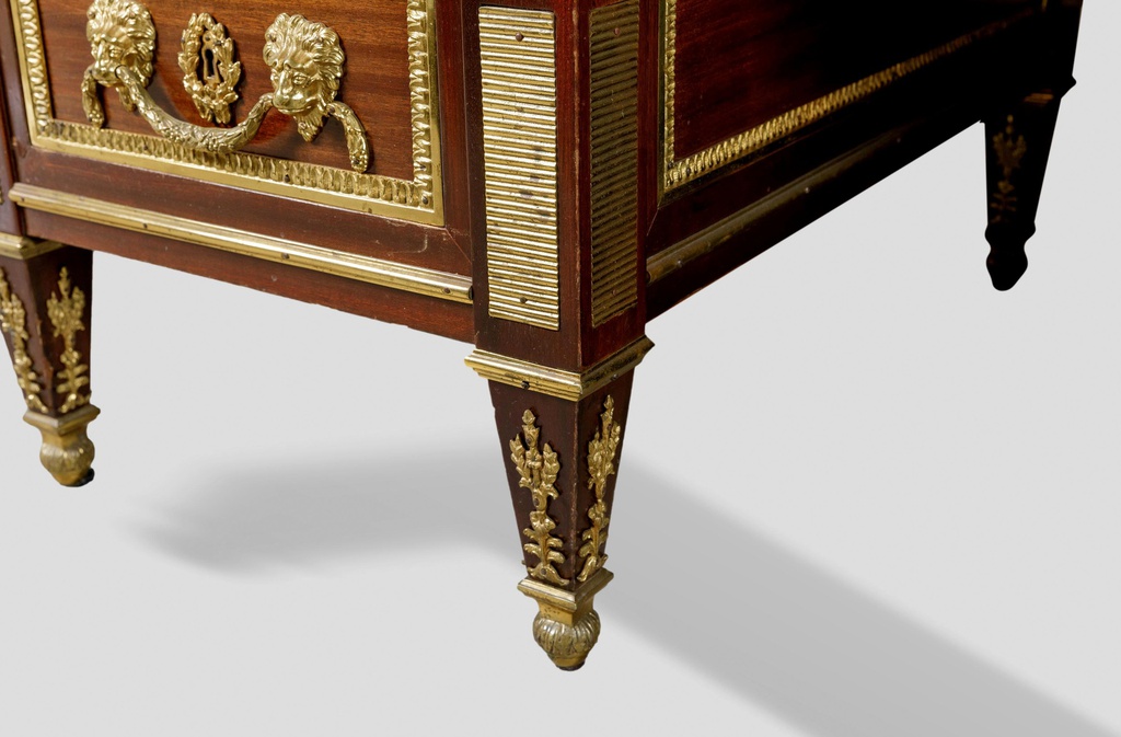 LouisXVI-writing-table-pedestal-desk-rasomasis-stalas-11.jpeg
