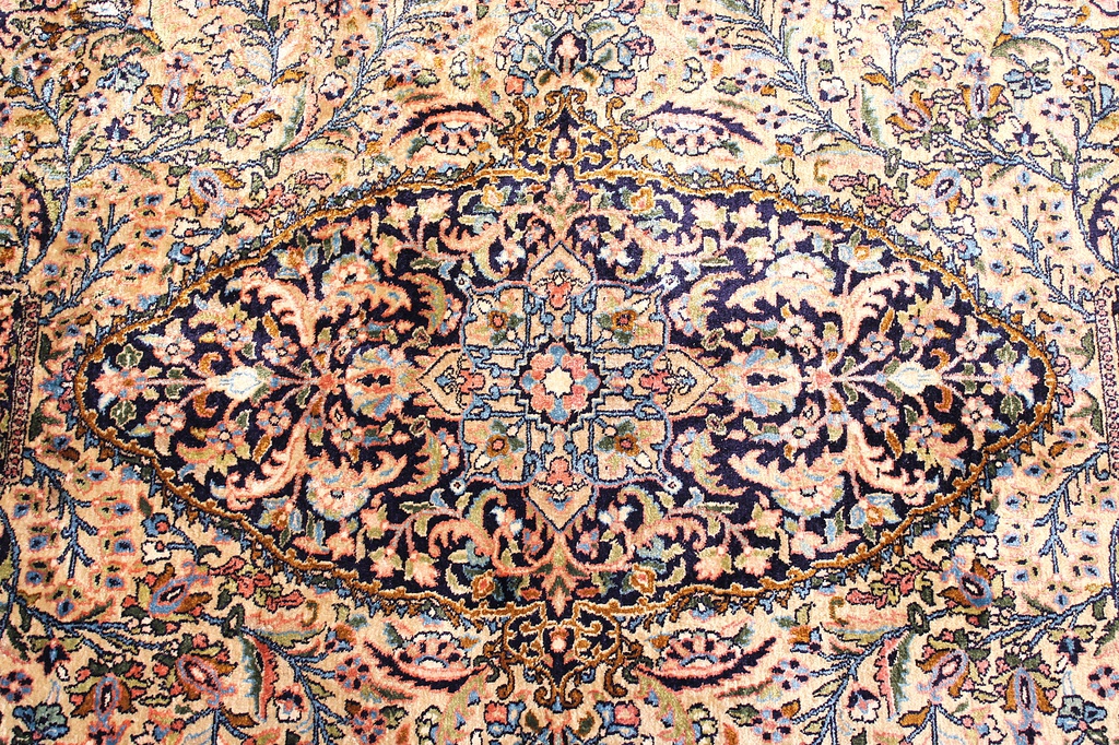 Kashmir-silk-carpet-rug-silkinis-kilimas-5.JPG