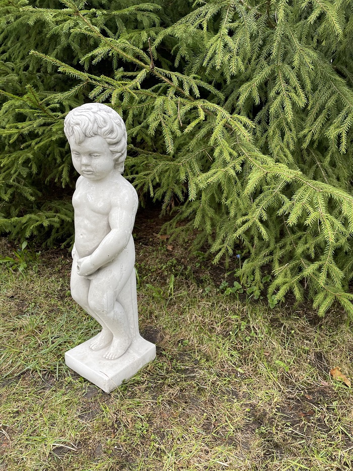 Poiss skulptuur aeda.JPG