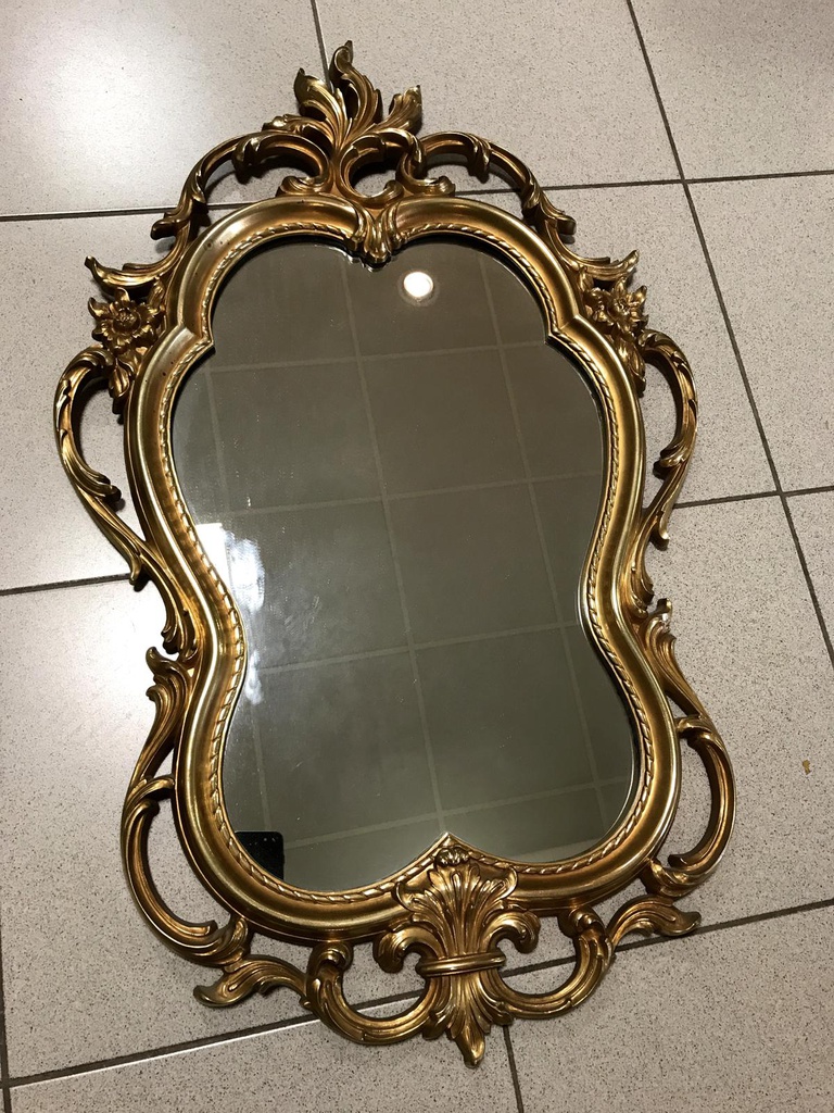 Sienas spogulis