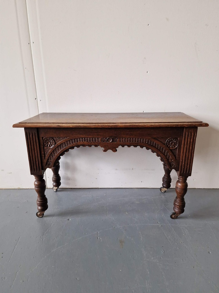 Serving Table