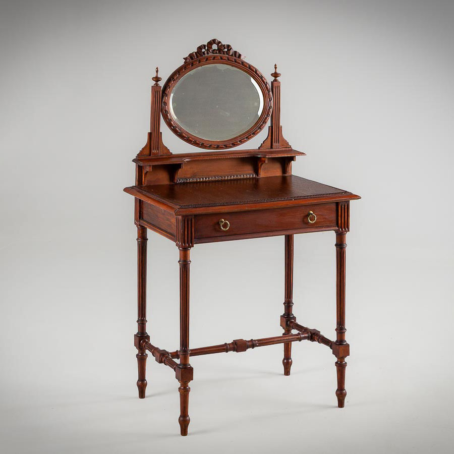 Boudoir Table