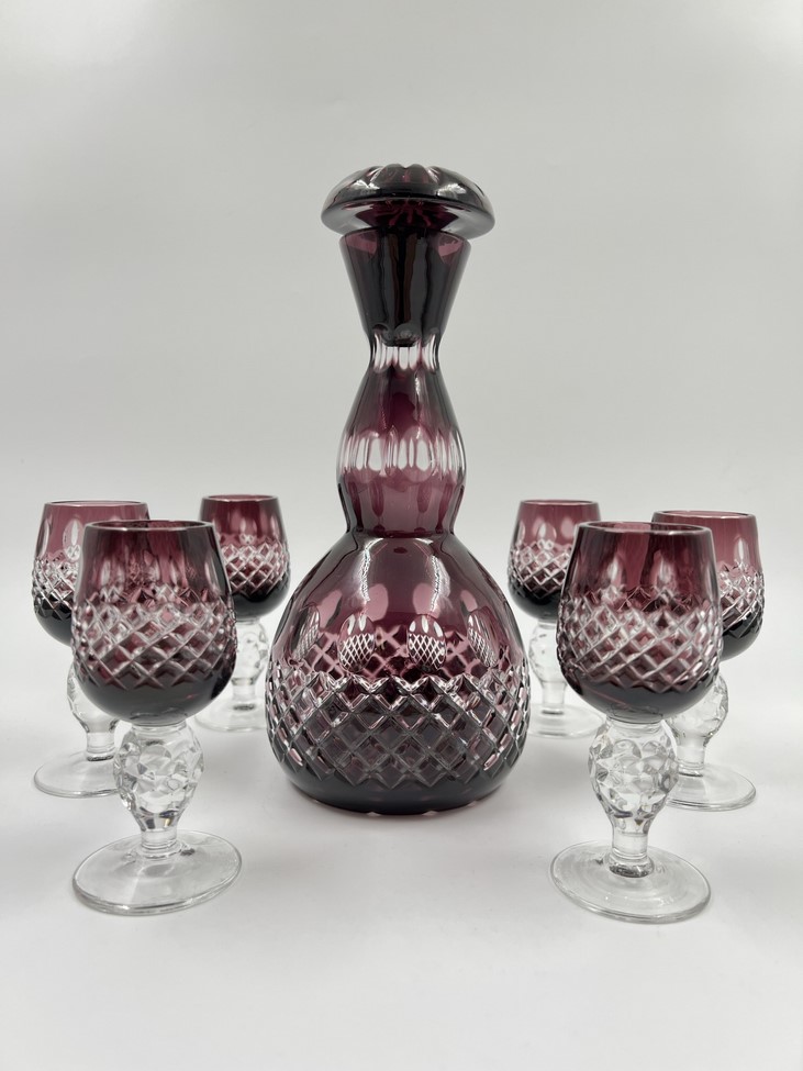 Decanter and shot glass set