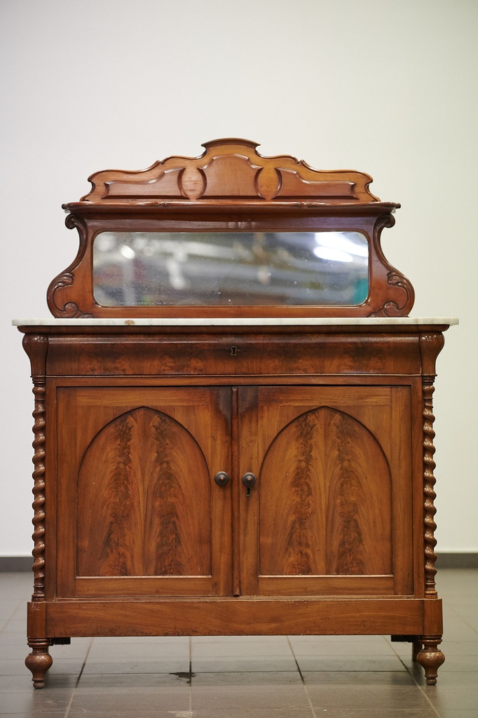 Sideboard Server with Mirror