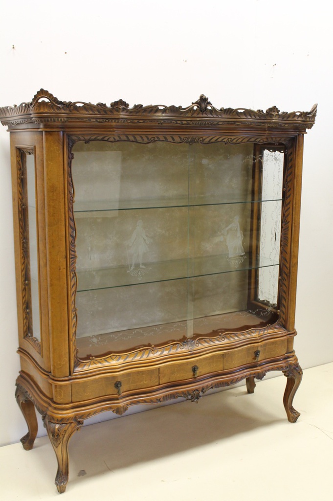 Showcase Cabinet