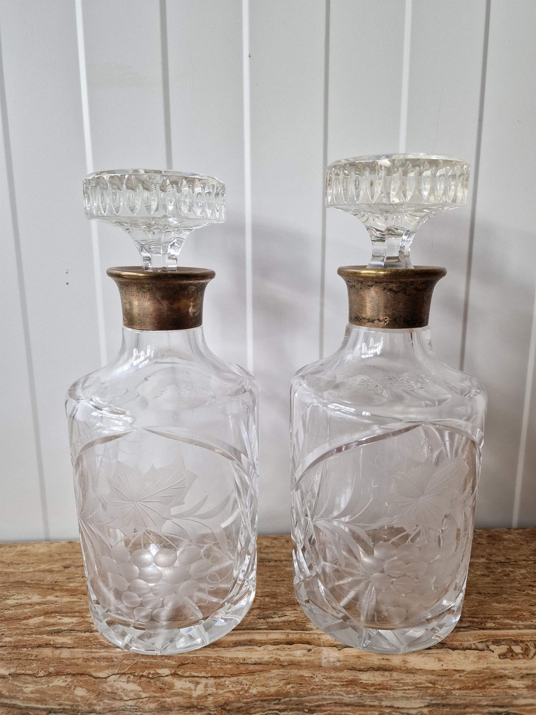 Carafes (2 pcs.)