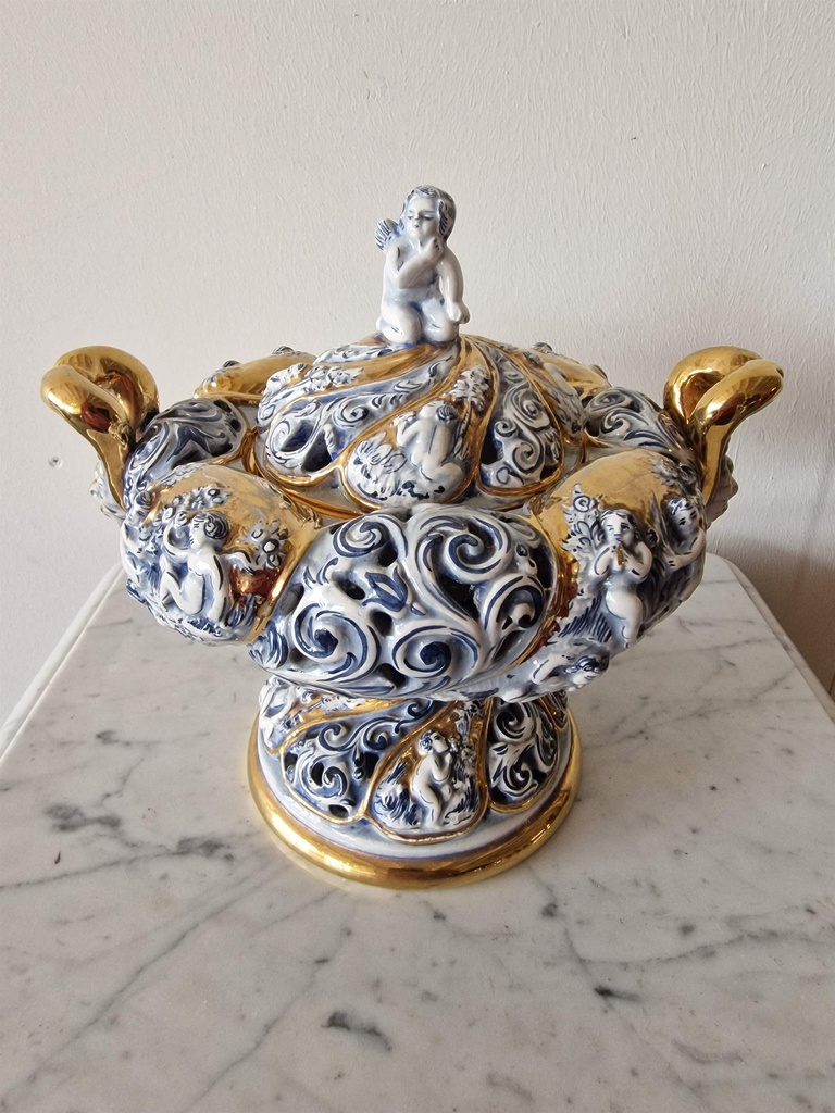 Container with lid